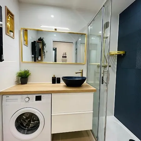 Grand Studio En Centre Ville Et A 50 Metres Du Port, Climatise La Grande-Motte Exterior photo
