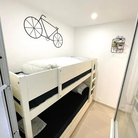 Grand Studio En Centre Ville Et A 50 Metres Du Port, Climatise La Grande-Motte Exterior photo