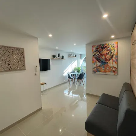 Grand Studio En Centre Ville Et A 50 Metres Du Port, Climatise La Grande-Motte Exterior photo
