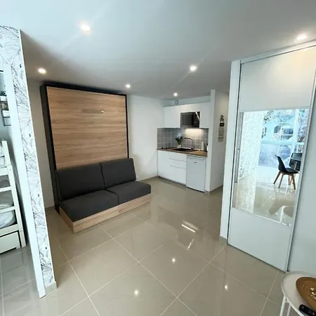 Grand Studio En Centre Ville Et A 50 Metres Du Port, Climatise La Grande-Motte Exterior photo