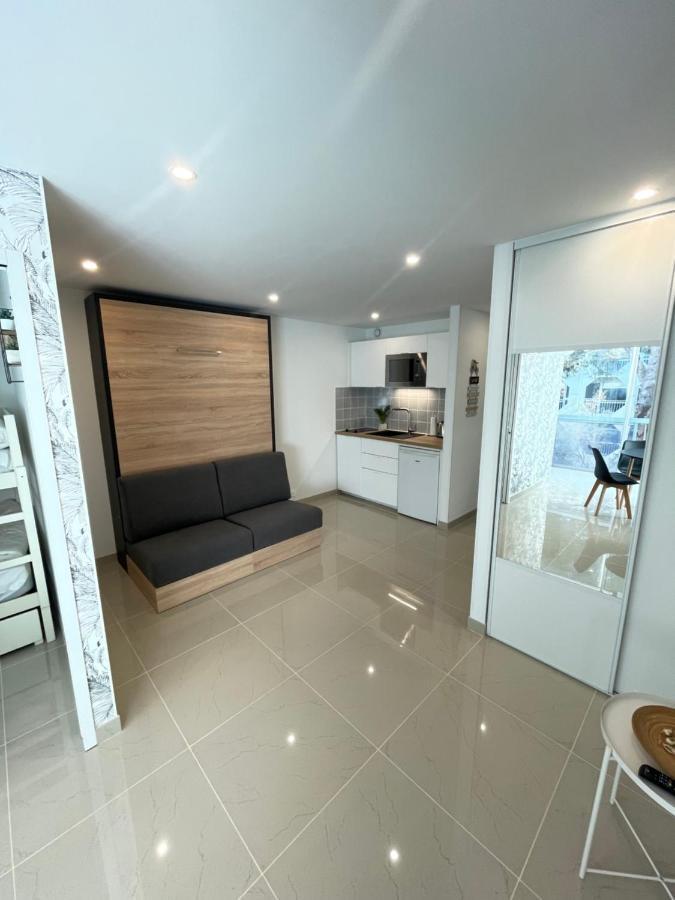 Apartment Grand En Centre Et A 50 Metres Du Port, Climatise *